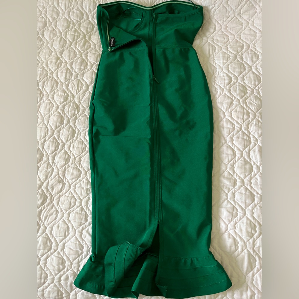 Lovely stretchy Mid length dress! Be my wedding guest!